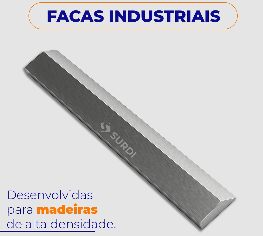 Empilhadeiras e equipamentos em destaque